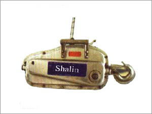 खींचने और उठाने की मशीन