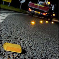 परावर्तक पथ चिन्ह