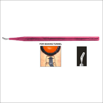 क्रेसेंट ब्लेड्स