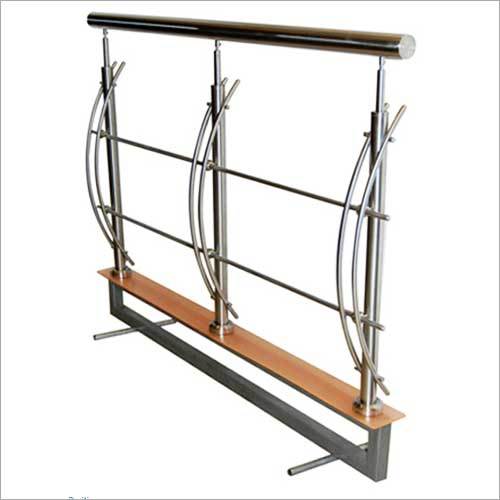 स्टेनलेस स्टील रेलिंग्स