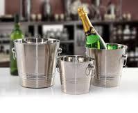 पब और वाइन की बाल्टी