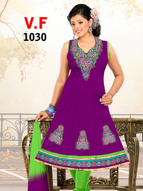 वायलेट और हरे रंग का रेडीमेड सलवार सूट