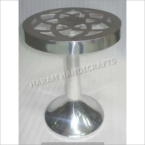 एल्यूमीनियम मेज