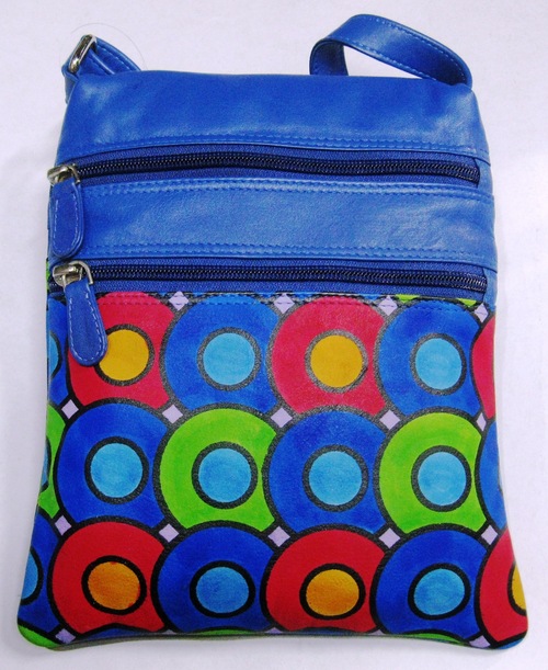 महिलाओं के चमड़े के स्लिंग बैग