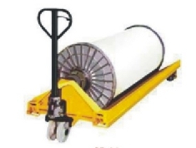 पेपर रील/बीम पैलेट ट्रक मैक्स। सामान उठाने की ऊंचाई: 195 मिलीमीटर (मिमी)