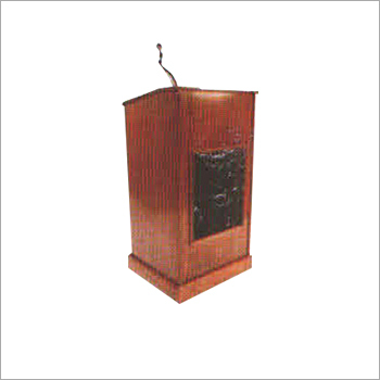 लकड़ी का पोडियम