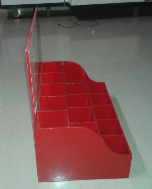 रंगीन लकड़ी का पेन स्टैंड