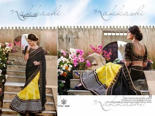 नक्काशी डिजाइनर फैंसी साड़ियाँ