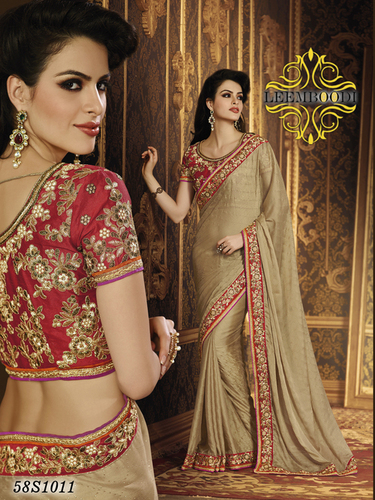 अवसरों पर पहनने के लिए साड़ी