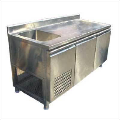 सिंक के साथ दीप फ्रीजर