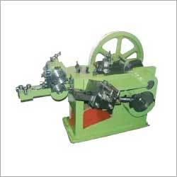 फास्टनर मशीन