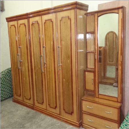 अनुकूलित लकड़ी की आलमारी