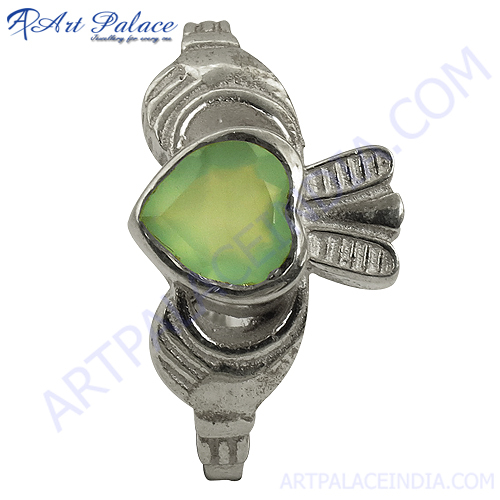 स्टाइलिश डिज़ाइनर हार्ट शेप सिल्वर रिंग