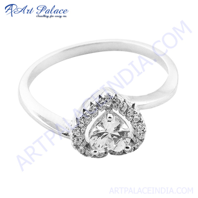 स्टाइलिस्ट हार्ट राउंड शेप सिल्वर रिंग