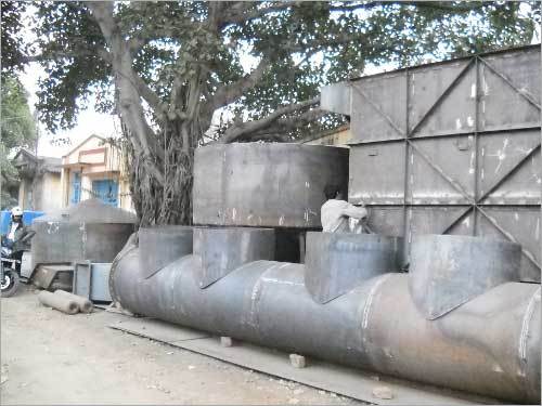 निर्माणधीन औद्योगिक चिमनी
