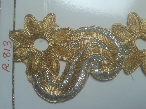 कढ़ाई वाली लेस