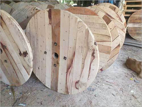 लकड़ी के केबल ड्रम