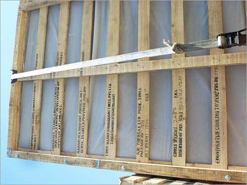 छोटी लकड़ी की बक्से