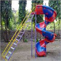 प्लेग्राउंड ज़िगज़ैग स्लाइड