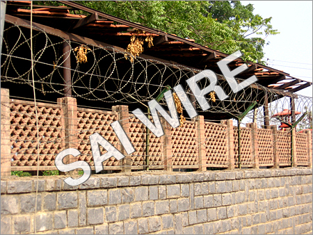Razor Blade Wire - High Tensile Steel, 2-4mm Wire Diameter, Barb Spacing 100-200mm | Sharp Barbs, Difficult to Cut, Strong Security