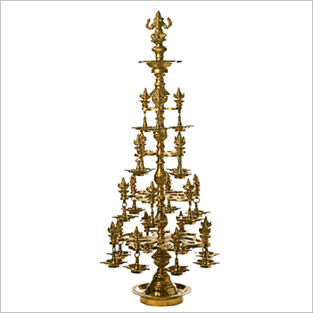 अस्तोतरम दीपम गणेश के साथ अष्टोथिरा दीपम