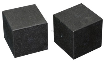 ग्रेनाइट क्यूब्स