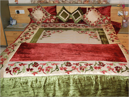 बुने हुए बेड कवर