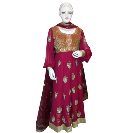 महिलाओं के फैंसी सूट