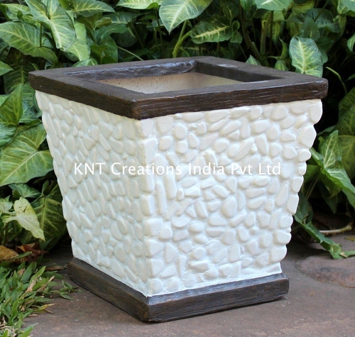 PL031 Pebble Planter 1