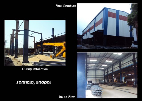 क्रेन गैन्ट्री के साथ पूर्व इंजीनियर्ड बिल्डिंग्स