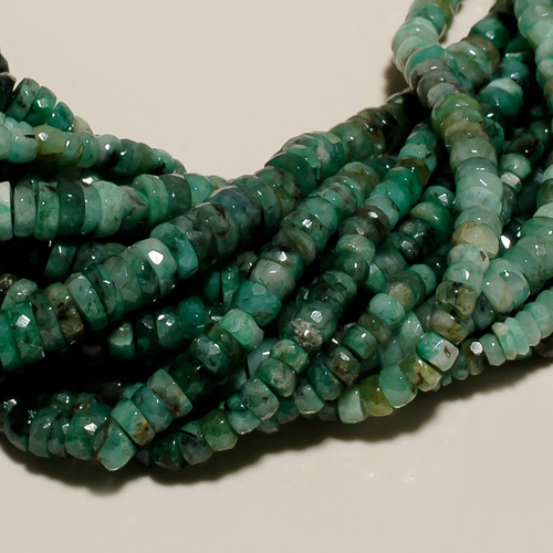 नेकलेस नेचुरल एमराल्ड फेसटेड