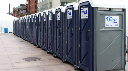 पोर्टेबल टॉयलेट्स