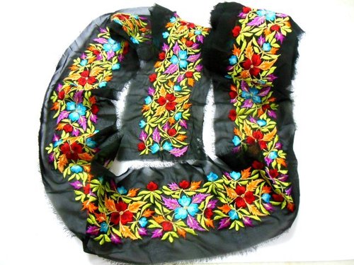 पारसी गारा बॉर्डर कढ़ाई