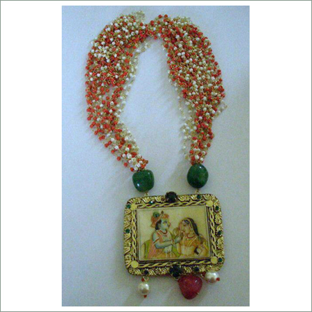 गोल्ड कुंदन पेंडेंट