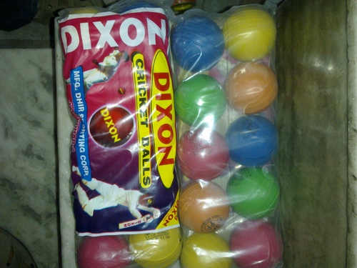 क्रिकेट की गेंदें