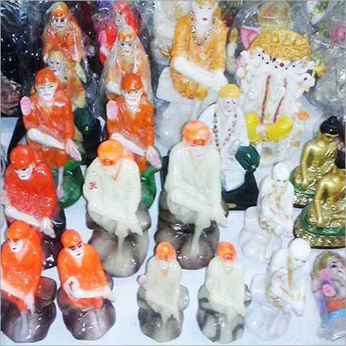 हाथ से बने हुए साईं बाबा की मूर्ति