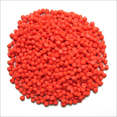 लाल प्लास्टिक के दाने