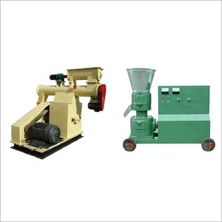 Cattle Feed Machine with Pulverizer - 300 Production Capacity, Automatic Electric Operation | Durable Silver Design, 1-Year Warranty, Ideal for Animal and Poultry Feed Production