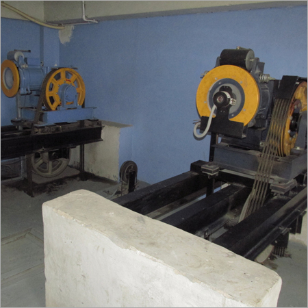 Hydraulic Lift Machine