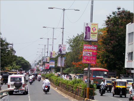 पोल फ्लेक्स विज्ञापन