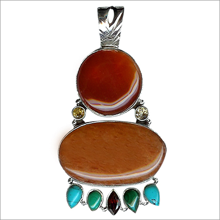 मोतीयुक्त चांदी का पेंडेंट