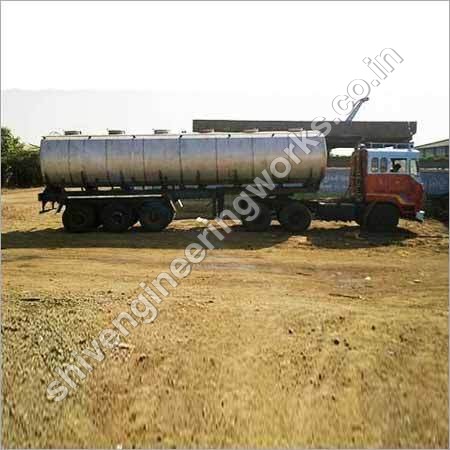 स्टेनलेस स्टील लिक्विड स्टोरेज टैंक