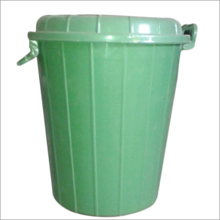 रंगीन प्लास्टिक बाल्टी