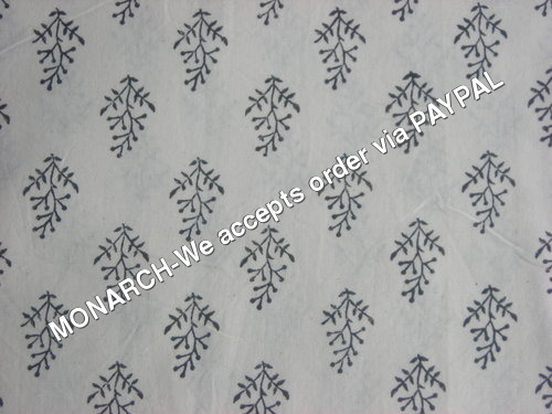 डार्क लीफ बटी कॉटन फैब्रिक