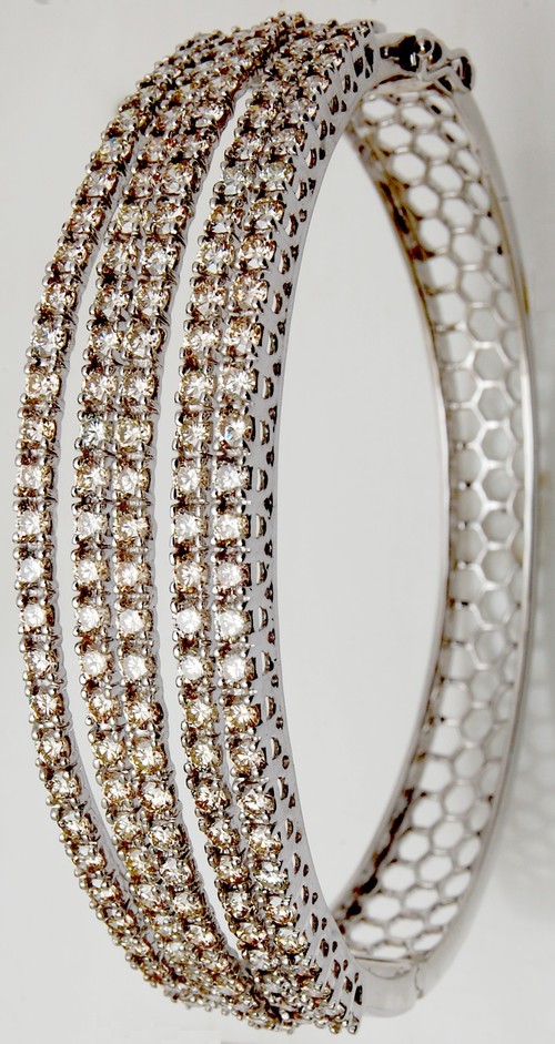 Ladies Exclusive Half Bangle Jewerly  Gender: Women