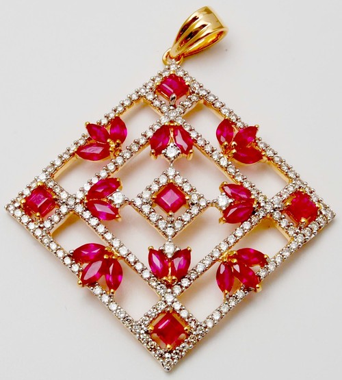 Beautiful Diamond Design Pendant Gender: Women'S