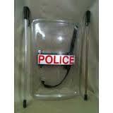 पॉली कार्बोनेट शील्ड और लाठी