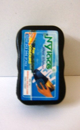 छोटा जूता चमकाने वाला