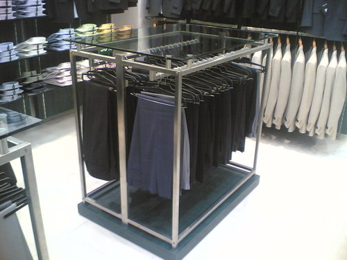 Good Quality Double Sided Cloth Display Rack