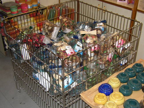 Supermarket Basket Cage - Metal Construction, Customized Size | Good Quality, Light Duty, Multi-usage For Commercial, Industrial, And Market Applications